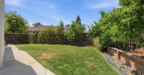 9445 Brookmont Ct, Elk Grove, CA 95624 Photo