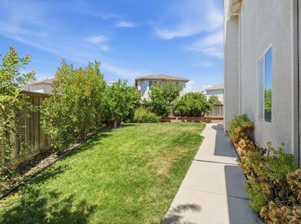 9445 Brookmont Ct, Elk Grove, CA 95624 Photo
