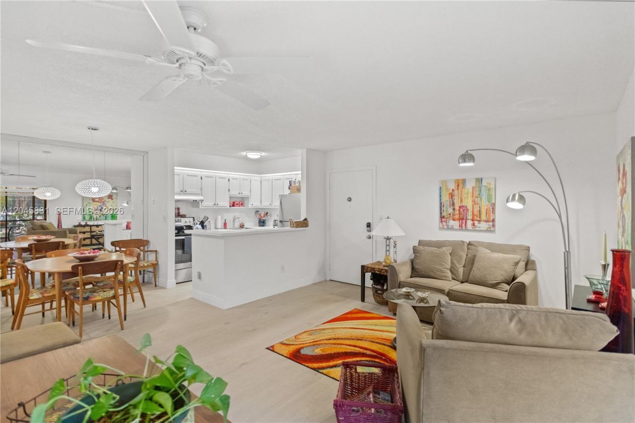 9930 S Belfort Cir, Unit 105, Tamarac, FL 33321 Photo