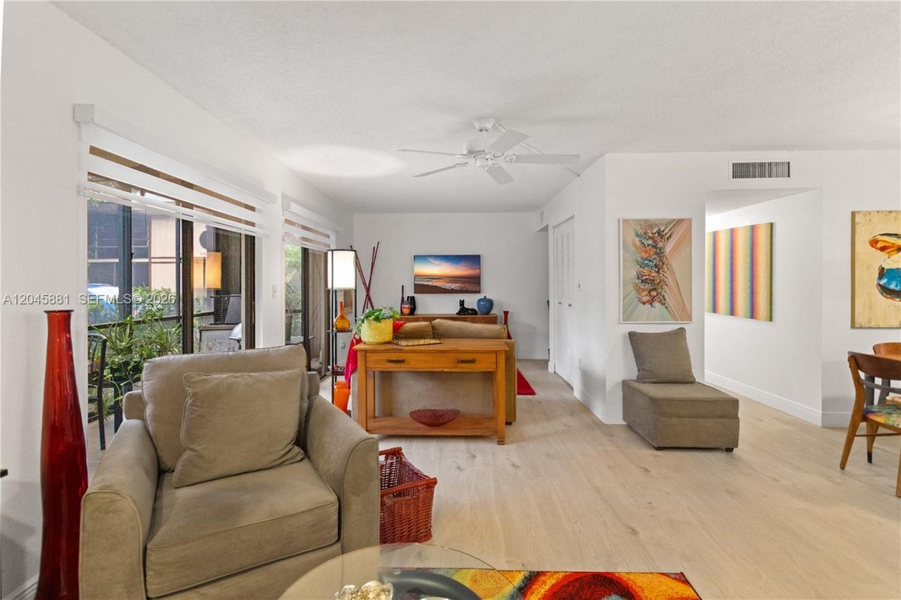 9930 S Belfort Cir, Unit 105, Tamarac, FL 33321 Photo
