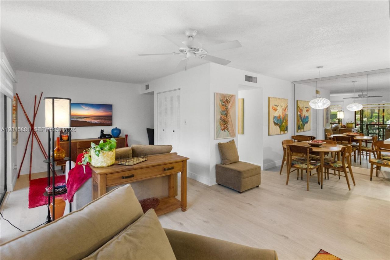 9930 S Belfort Cir, Unit 105, Tamarac, FL 33321 Photo