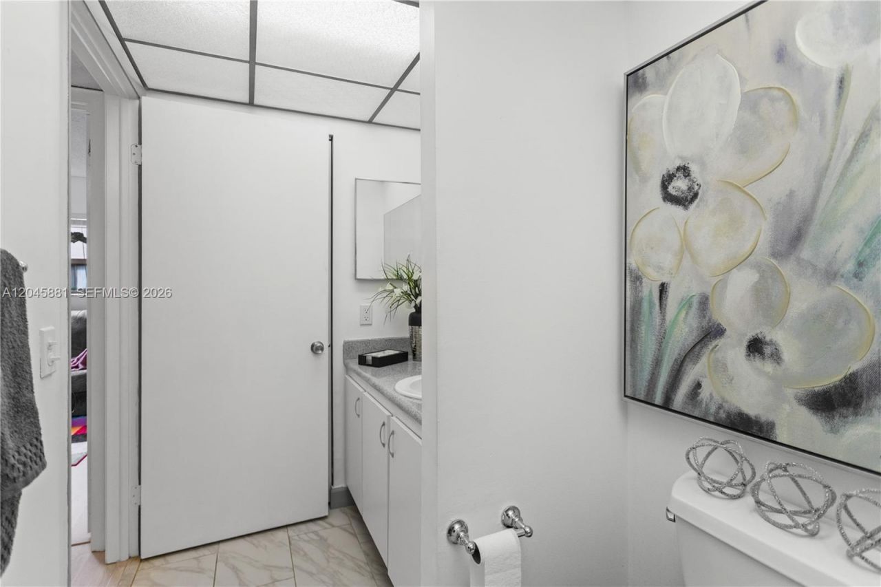 9930 S Belfort Cir, Unit 105, Tamarac, FL 33321 Photo