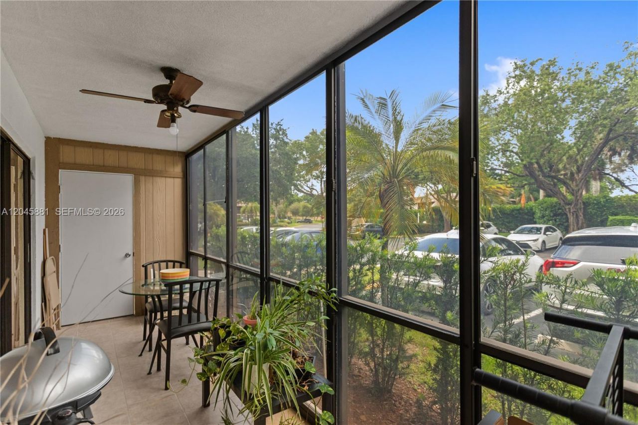 9930 S Belfort Cir, Unit 105, Tamarac, FL 33321 Photo