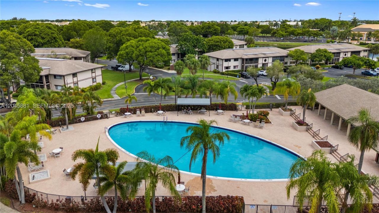 9930 S Belfort Cir, Unit 105, Tamarac, FL 33321 Photo