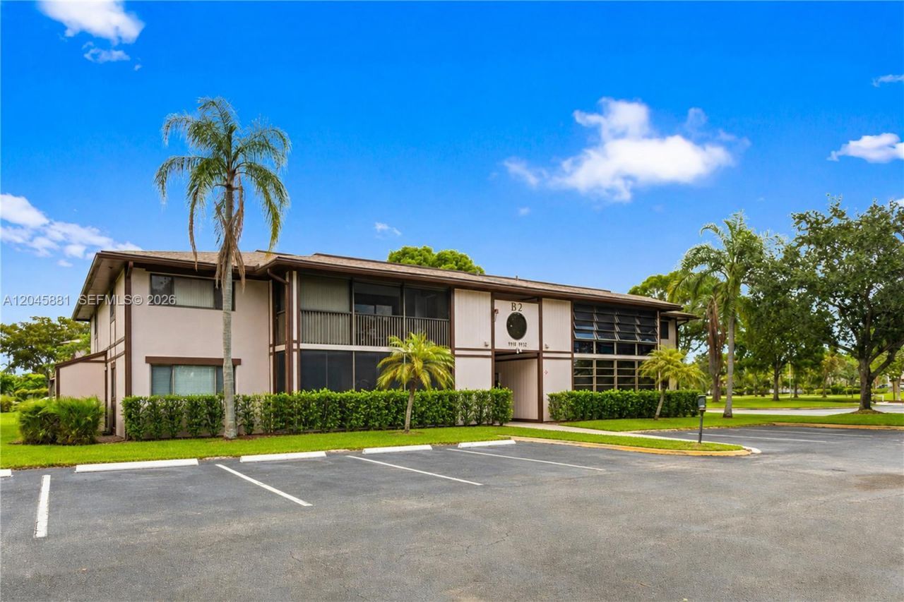 9930 S Belfort Cir, Unit 105, Tamarac, FL 33321 Photo
