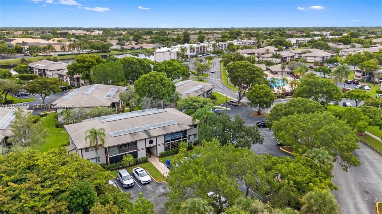 9930 S Belfort Cir, Unit 105, Tamarac, FL 33321 Photo