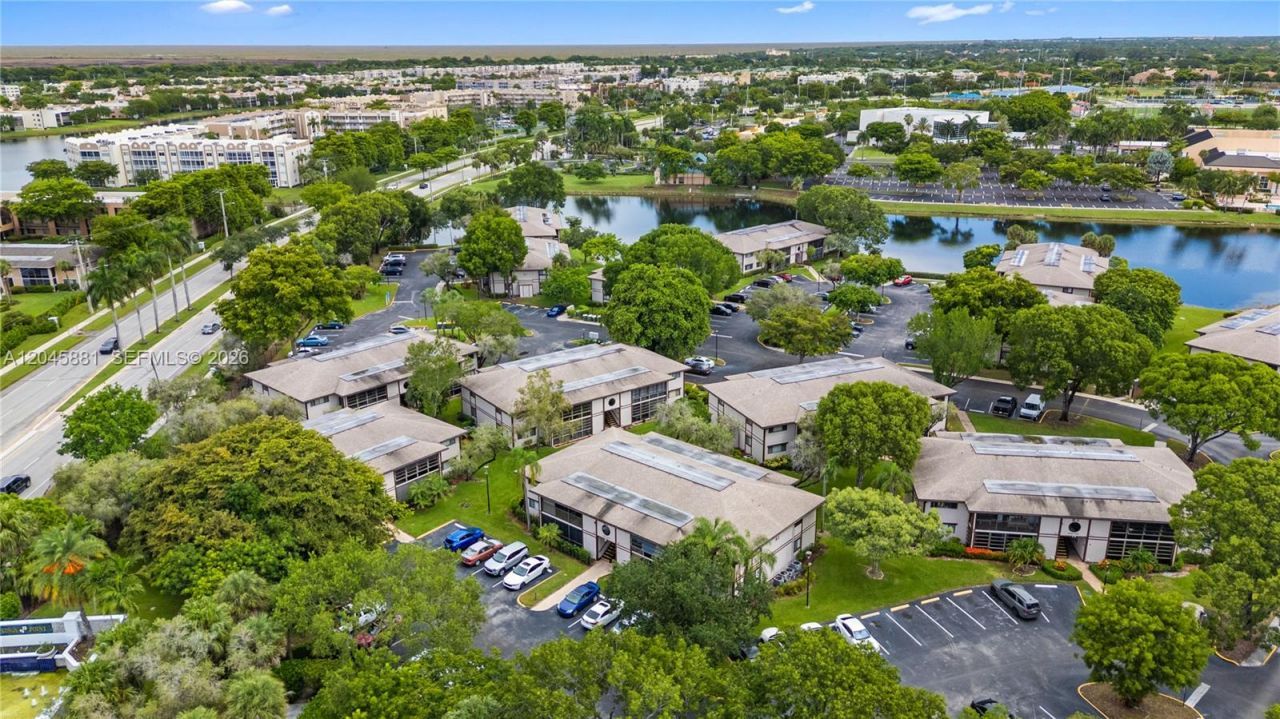 9930 S Belfort Cir, Unit 105, Tamarac, FL 33321 Photo