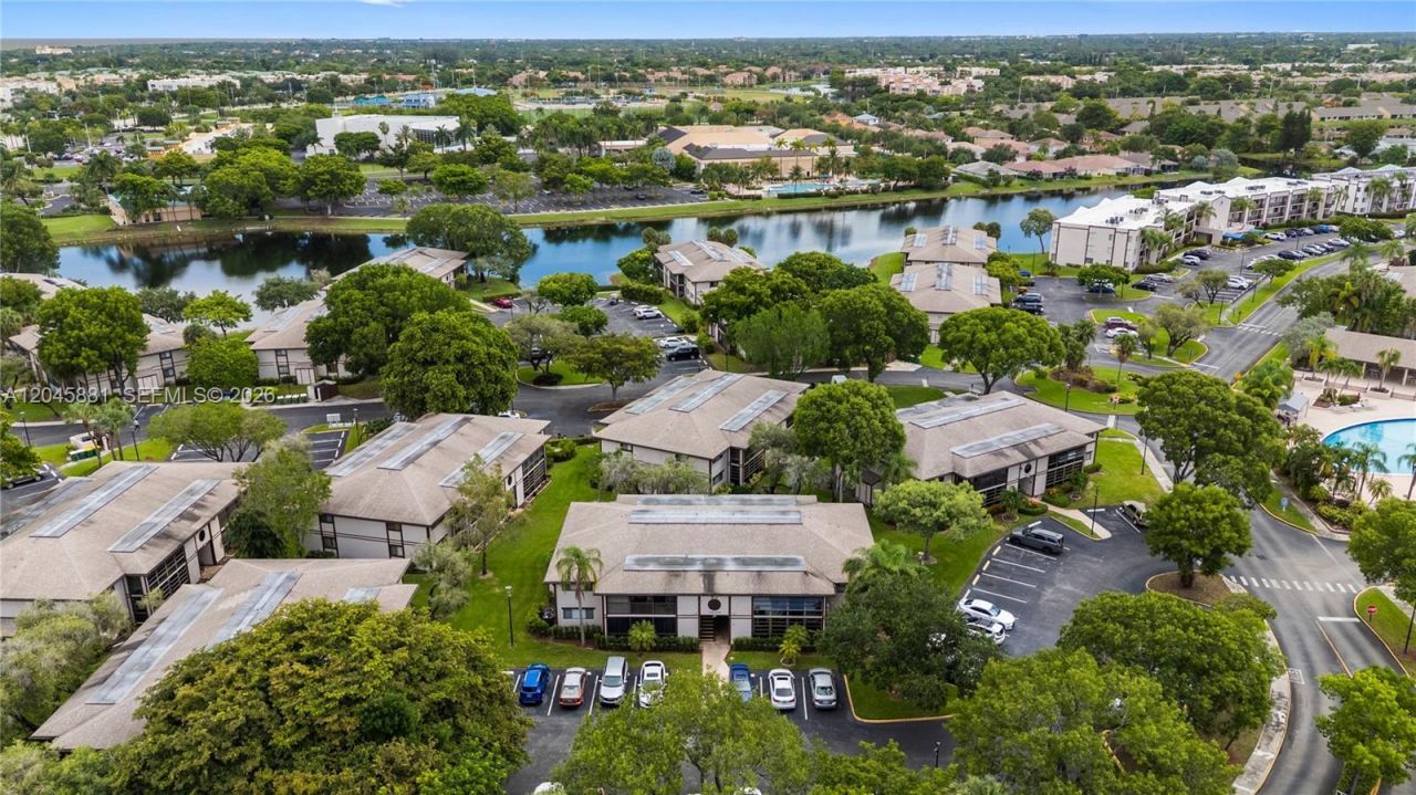 9930 S Belfort Cir, Unit 105, Tamarac, FL 33321 Photo