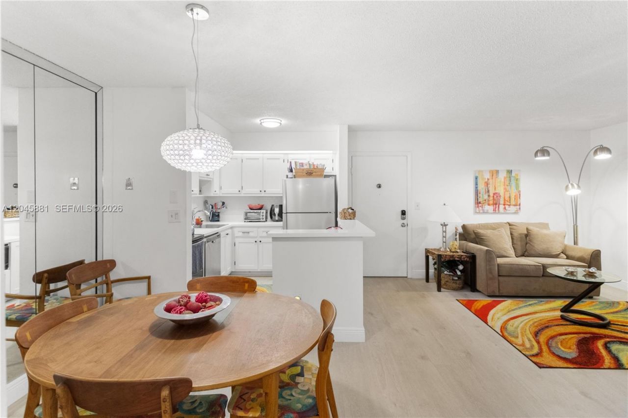 9930 S Belfort Cir, Unit 105, Tamarac, FL 33321 Photo