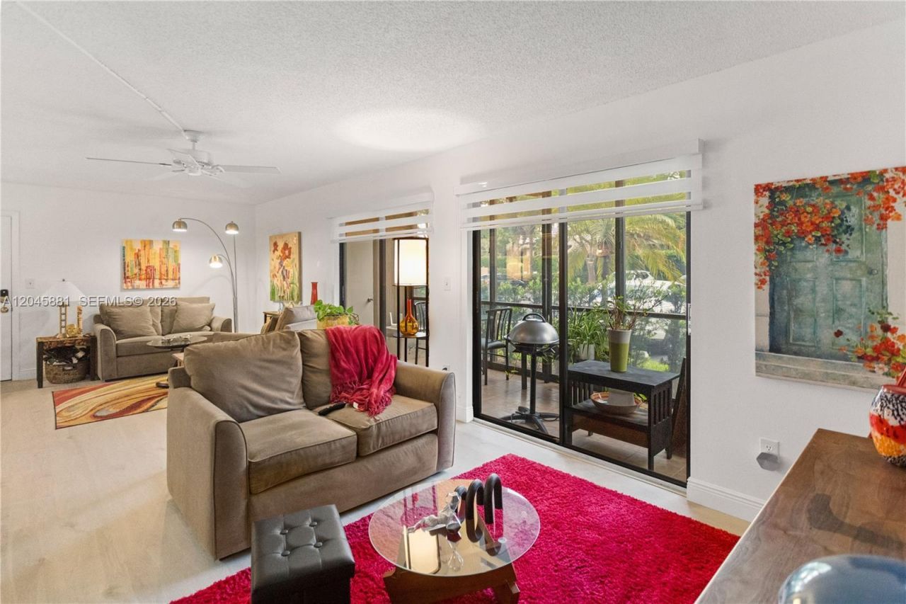 9930 S Belfort Cir, Unit 105, Tamarac, FL 33321 Photo