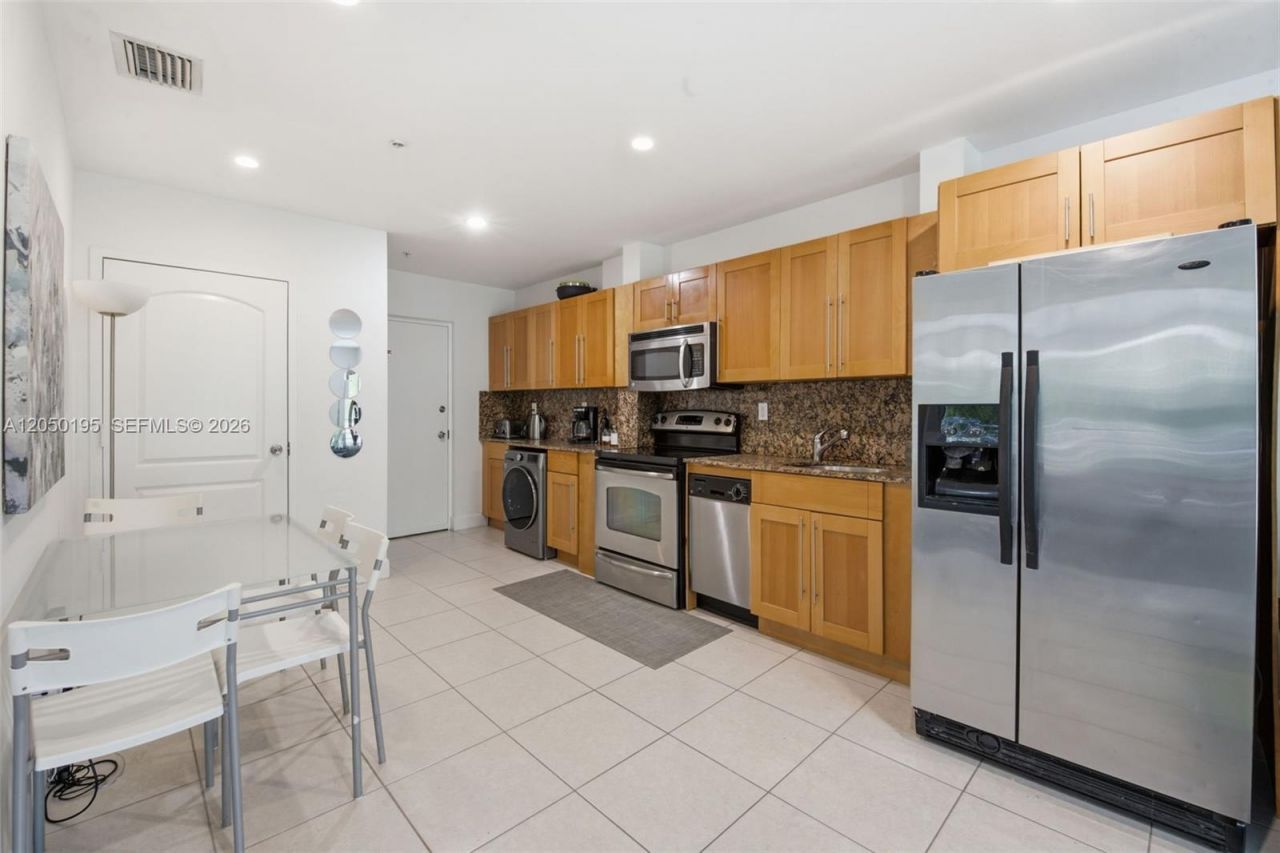 945 Michigan Ave , Unit 3, Miami Beach, FL 33139 Photo