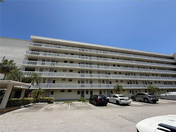2851 Leonard Dr , Unit J511, Aventura, FL 33160