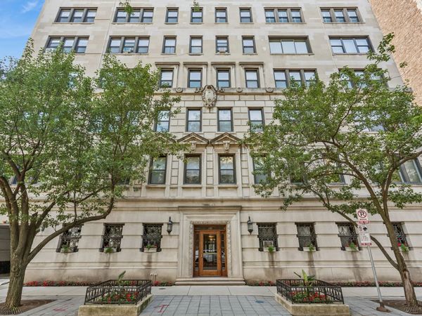2912 N Commonwealth Avenue, Unit 7D, Chicago, IL 60657