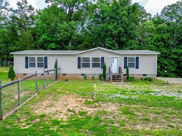 526 Silver Falls Road , Cleveland, GA 30528