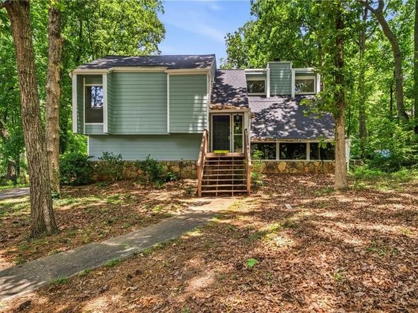 1951 Kinridge Road , Marietta, GA 30062