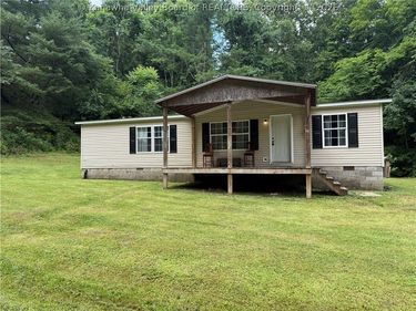 5898 Wood School Road, Gallipolis Ferry, WV 25515