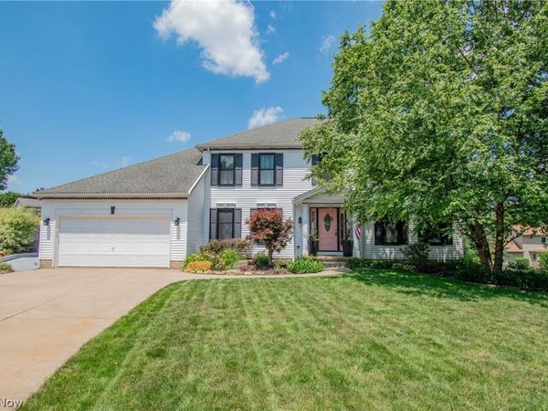 478 Amberwood Drive , Akron, OH 44312