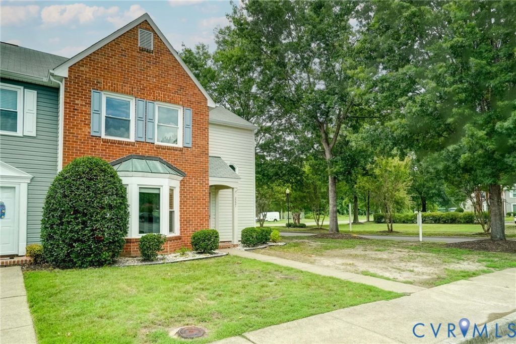 2221 High Bush Circle Glen Allen, VA 23060