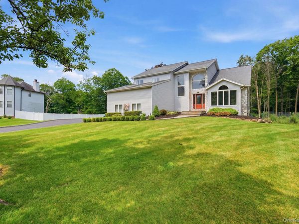 19 Staff Sgt James Parker Road, Blauvelt, NY 10913
