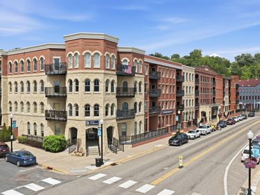 350 Main Street N, Unit 446, Stillwater, MN 55082