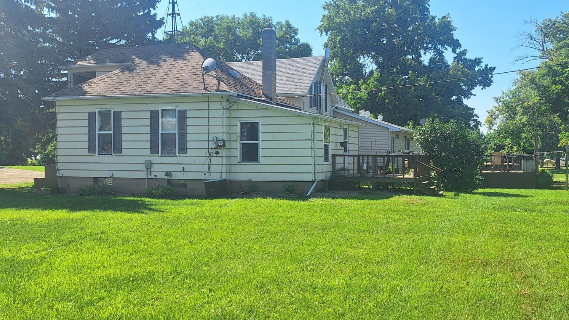 114 Lincoln, Bathgate, ND 58216 Main Photo
