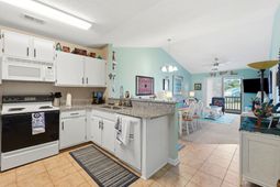 1095 W Plantation Dr.  photo 4