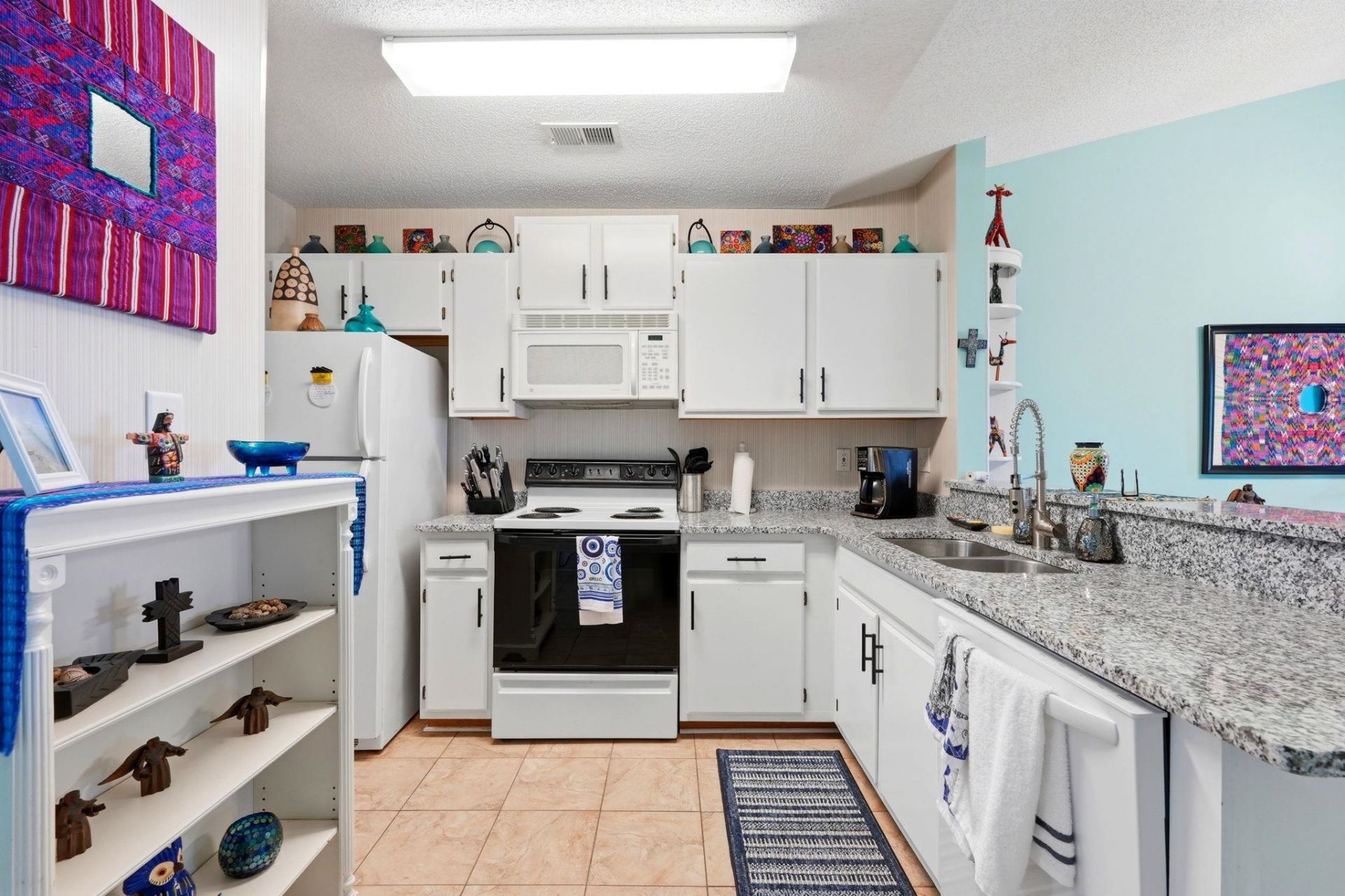 1095 W Plantation Dr.  Photo 4