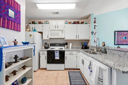1095 W Plantation Dr.  photo 4