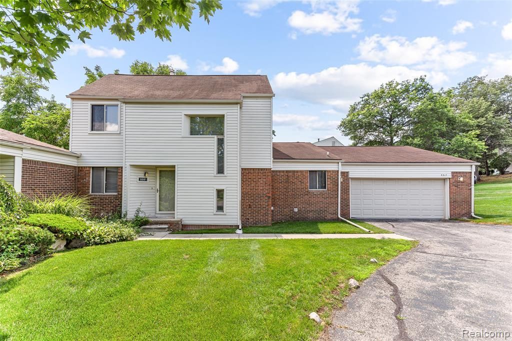 5317 Fairway Lane, West Bloomfield Township, MI 48323 Main Photo