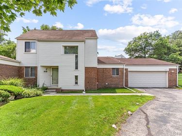 5317 Fairway Lane, West Bloomfield Twp, MI 48323