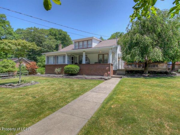 604 Ridge Avenue, Dallas, PA 18612