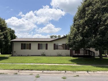 209 E 6th Street, DAVENPORT, NE 68335