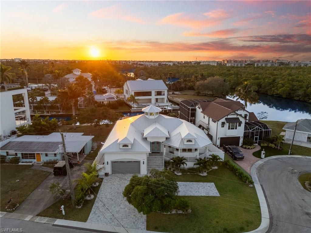 1794 Holiday Ln, Naples, FL 34104 Photo