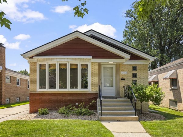 11416 S Sawyer Avenue , Chicago, IL 60655