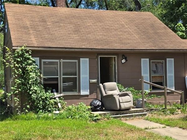320 N 6th Street, Clinton, MO 64735