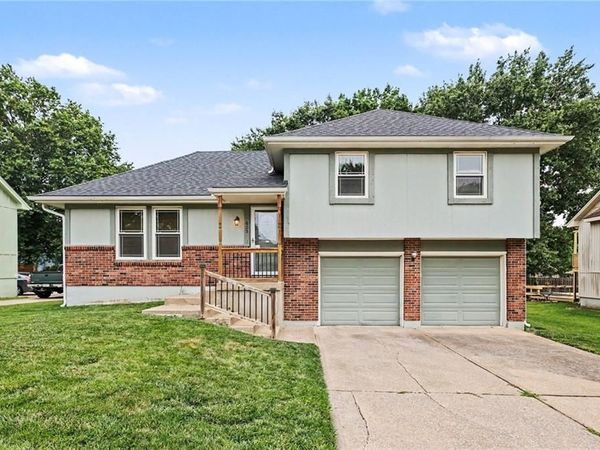 605 SE Westwind Drive, Lee's Summit, MO 64063
