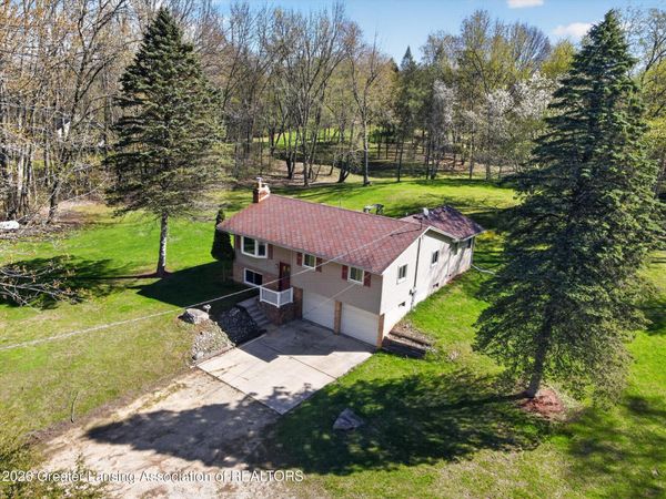 10671 Woodbury Road, Laingsburg, MI 48848