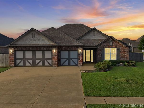 138 W 130th Street S, Jenks, OK 74037