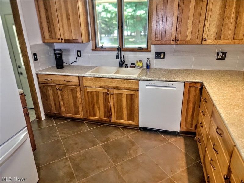 14000 Bagley Road, Middleburg Heights, OH 44130 Photo 9