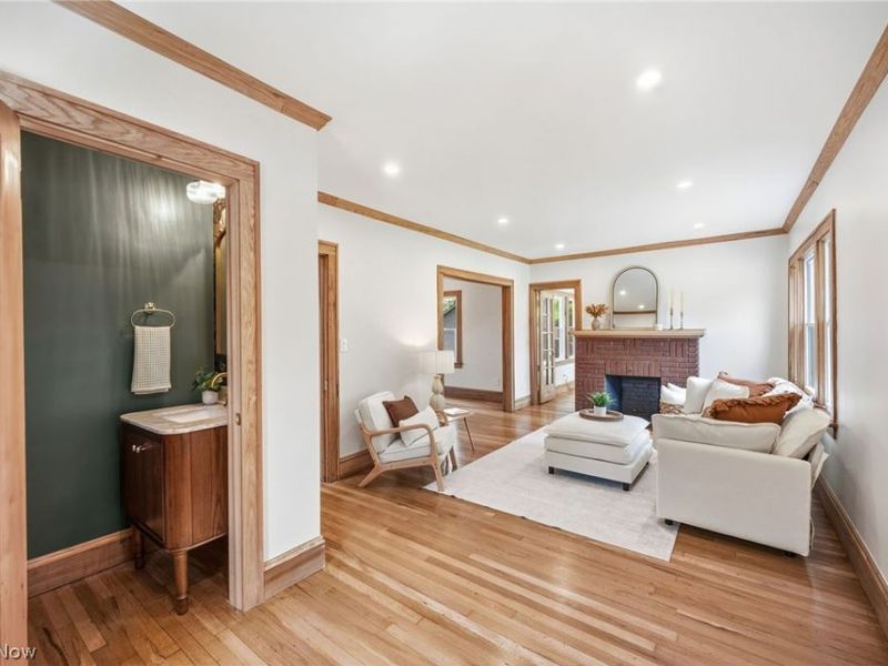 1605 Lewis Drive, Lakewood, OH 44107 Photo 4