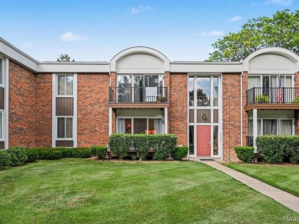 29508 Bobrich Street, Livonia, MI 48152