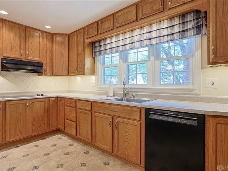 1089 Forest Drive, Beavercreek, OH 45434 Photo 10