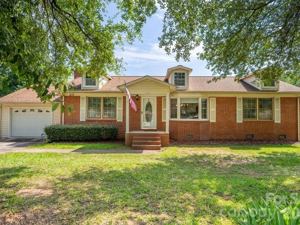 218 S Plantation Road , Lancaster, SC 29720