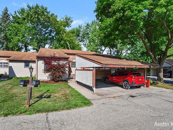 2643 Chatham Woods SE, Grand Rapids, MI 49546