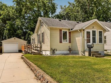 212 10 1/2 Street SE, Rochester, MN 55904