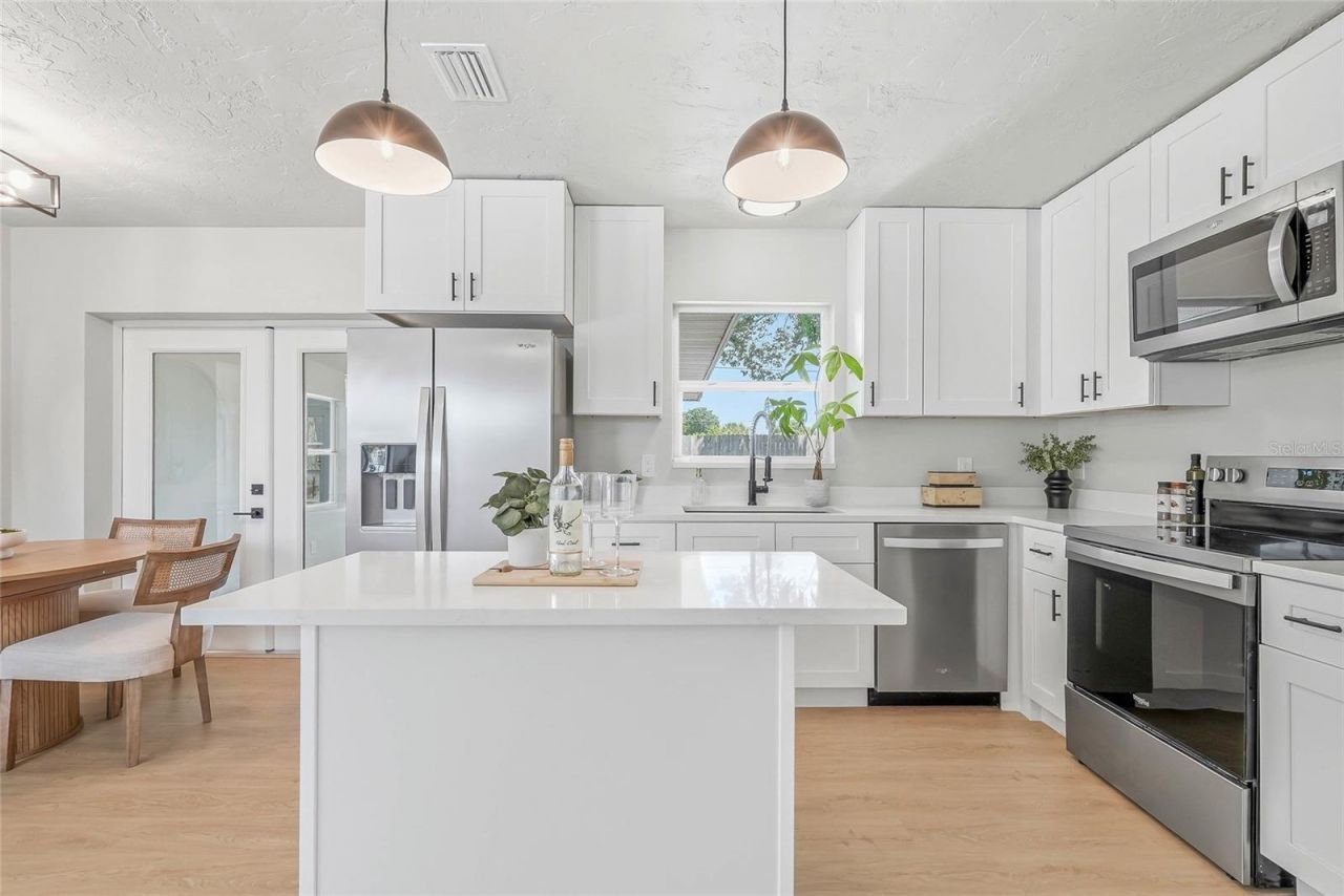 1306 Dartmouth Drive, Bradenton, FL 34207 Photo