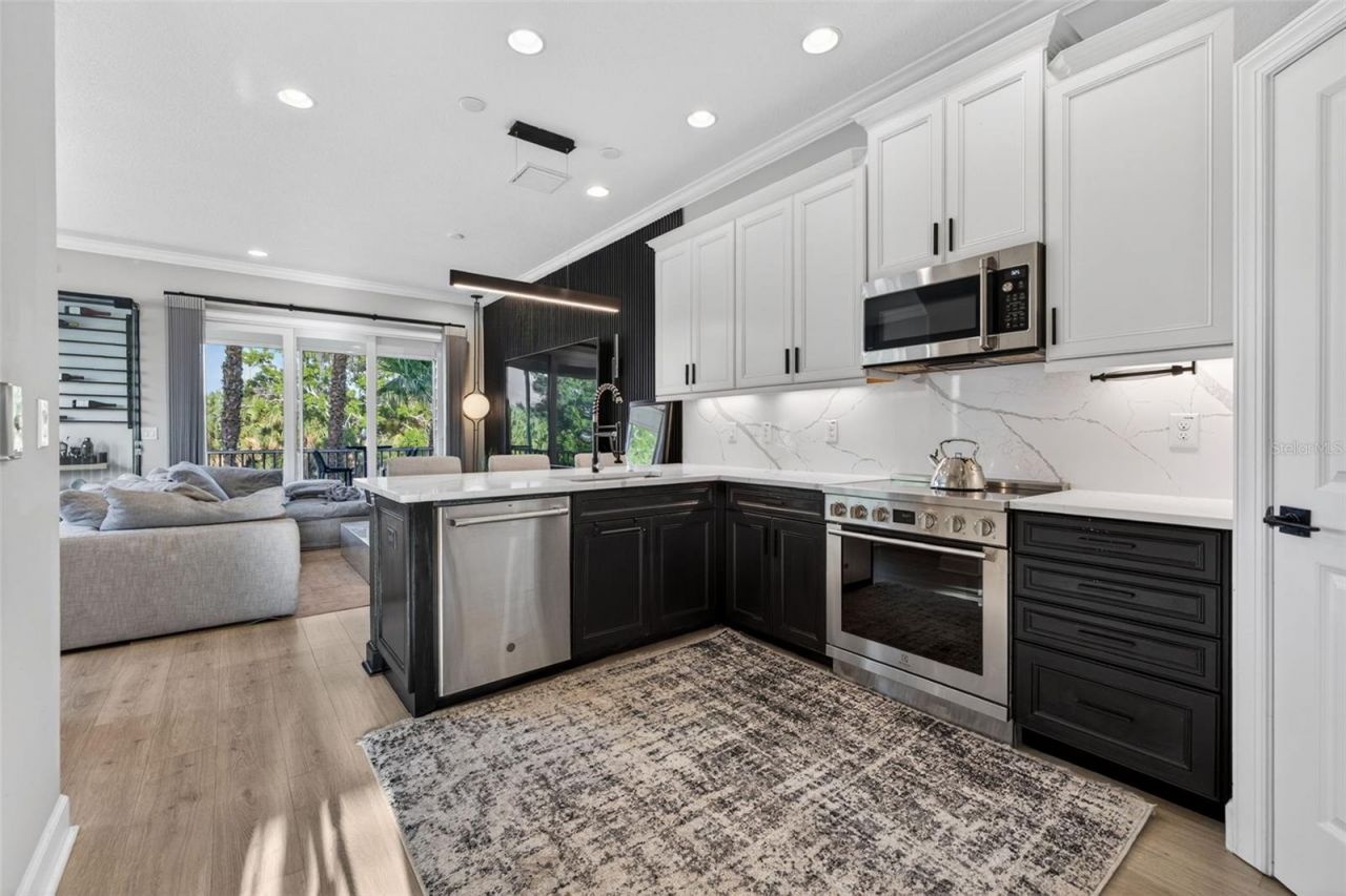4069 Rocky Shores Drive, Tampa, FL 33634 Photo