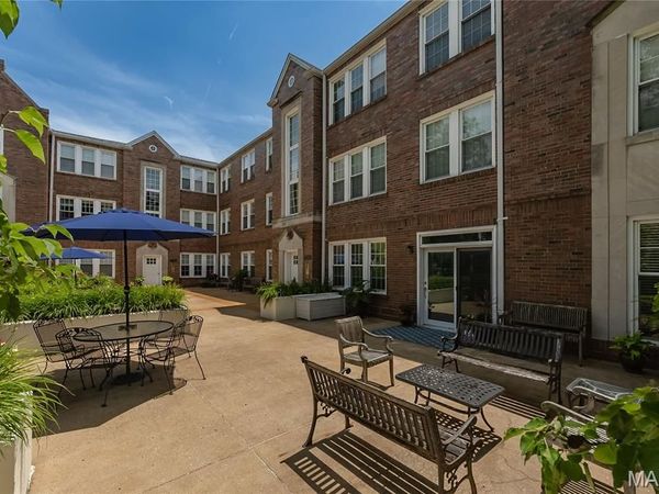 7564 Wydown Boulevard, Unit 1B, St Louis, MO 63105