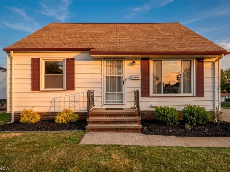 2700 Hilltop Drive, Parma, OH 44134 Photo 2