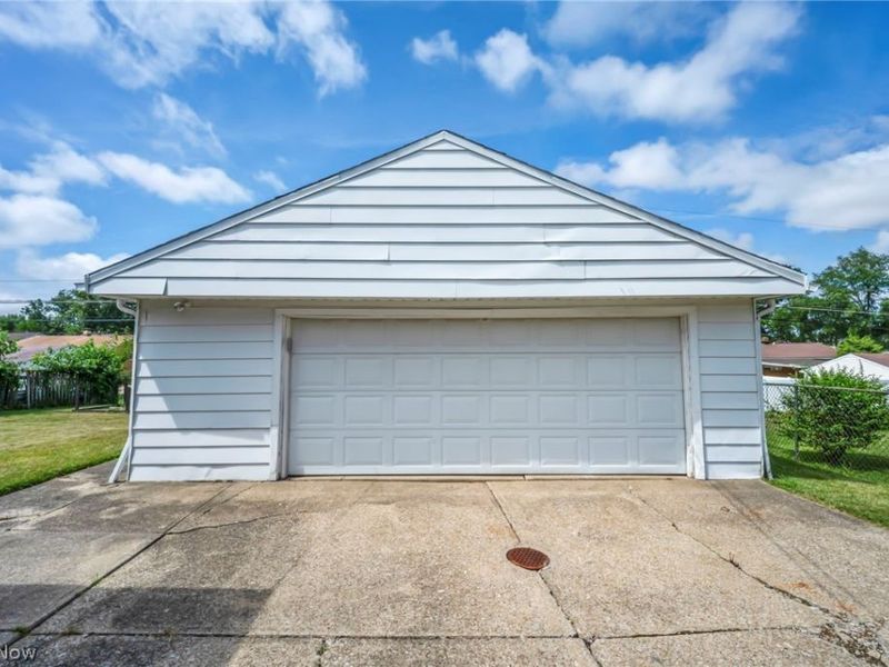 2700 Hilltop Drive, Parma, OH 44134 Photo 46